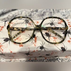 Stylish Tortoiseshell Oversized  Glasses